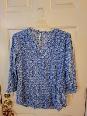 Relaxed Blue Patterned V-Neck Womens Top